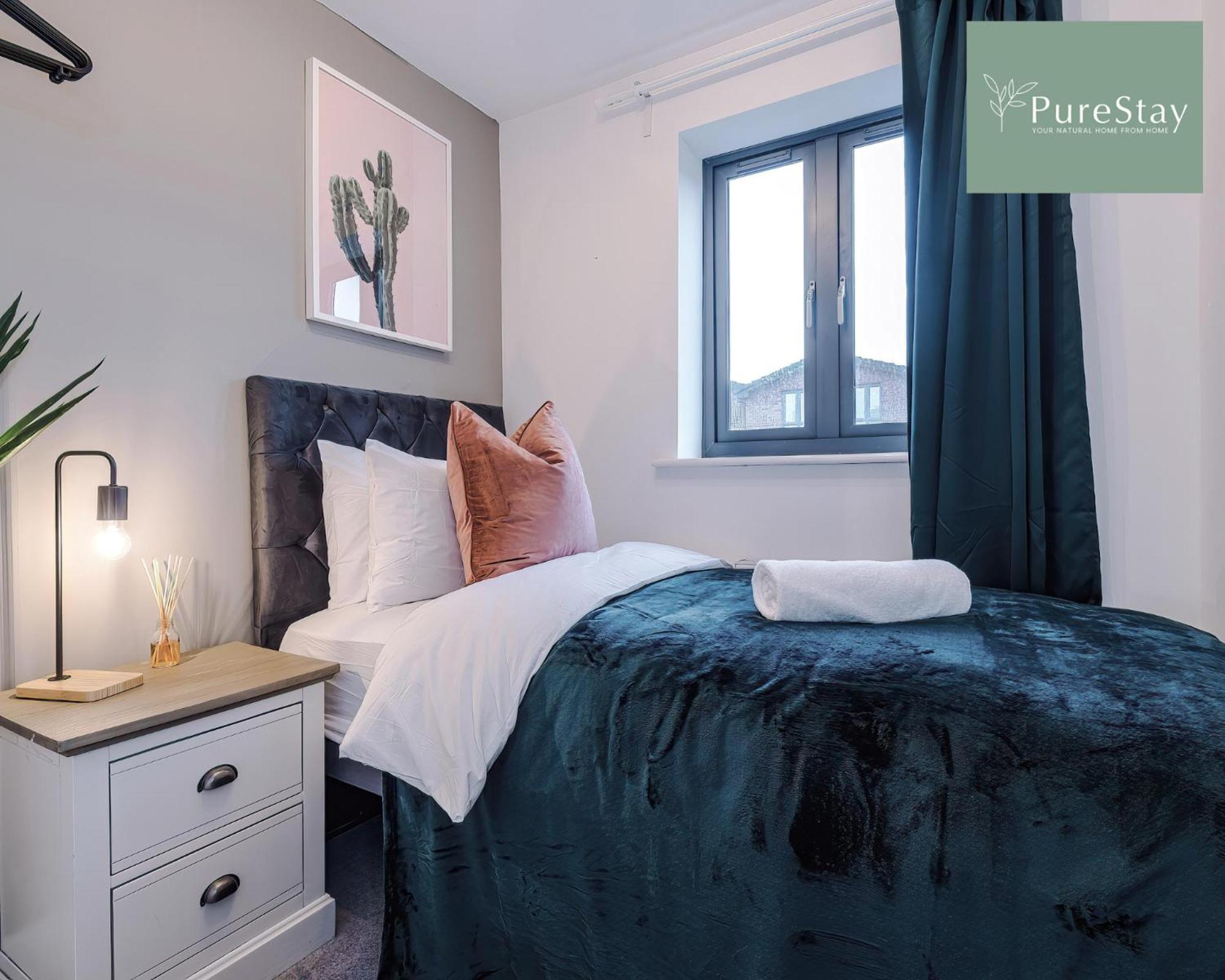 Stunning Five Bedroom Manchester House With Free Parking By Purestay Short Lets & Serviced Accommodation المظهر الخارجي الصورة