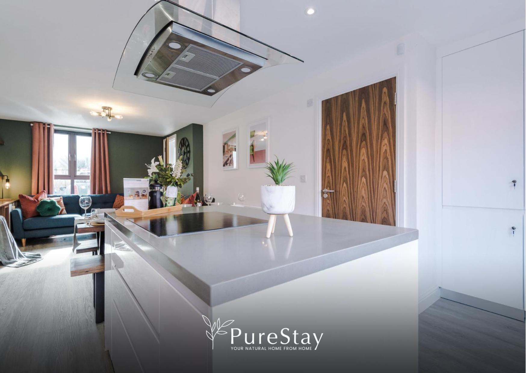Stunning Five Bedroom Manchester House With Free Parking By Purestay Short Lets & Serviced Accommodation المظهر الخارجي الصورة
